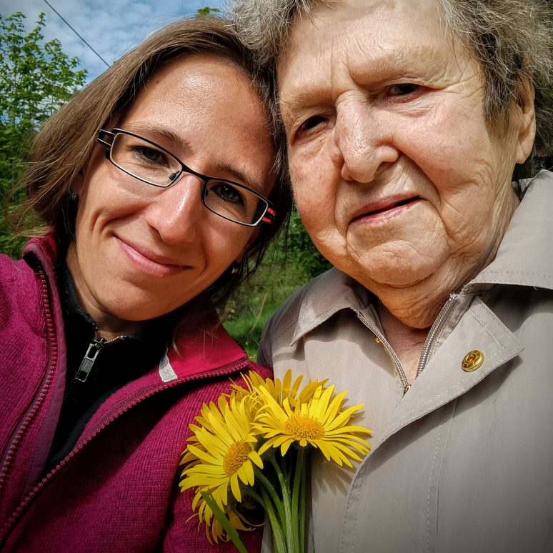 Spaziergang mit meiner Demenzkranken Oma Spaziergang mit meiner Demenzkranken Oma